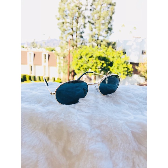 90’s Vibe Sunglasses - Picture 5 of 5